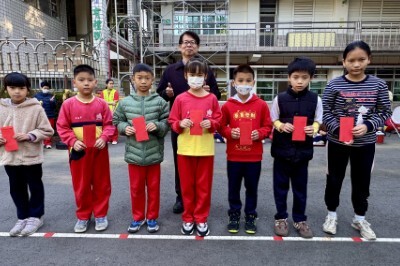 114.12.08-晨會頒獎